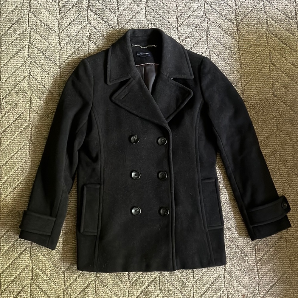 Lands End Women’s wool pea coat.Excellent condition. Only worn a few times.
